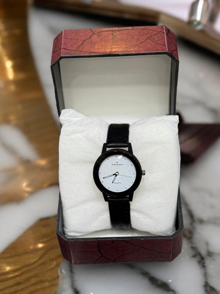Women's Leather Analogue Watch