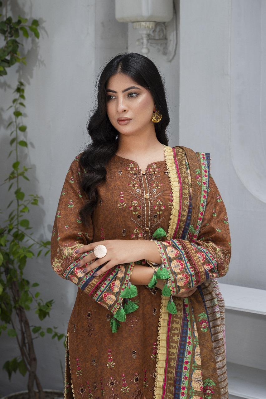3 Pcs Women’s Unstitched Khaddar Suit with Embroidered Front & Printed Dupatta – Brown