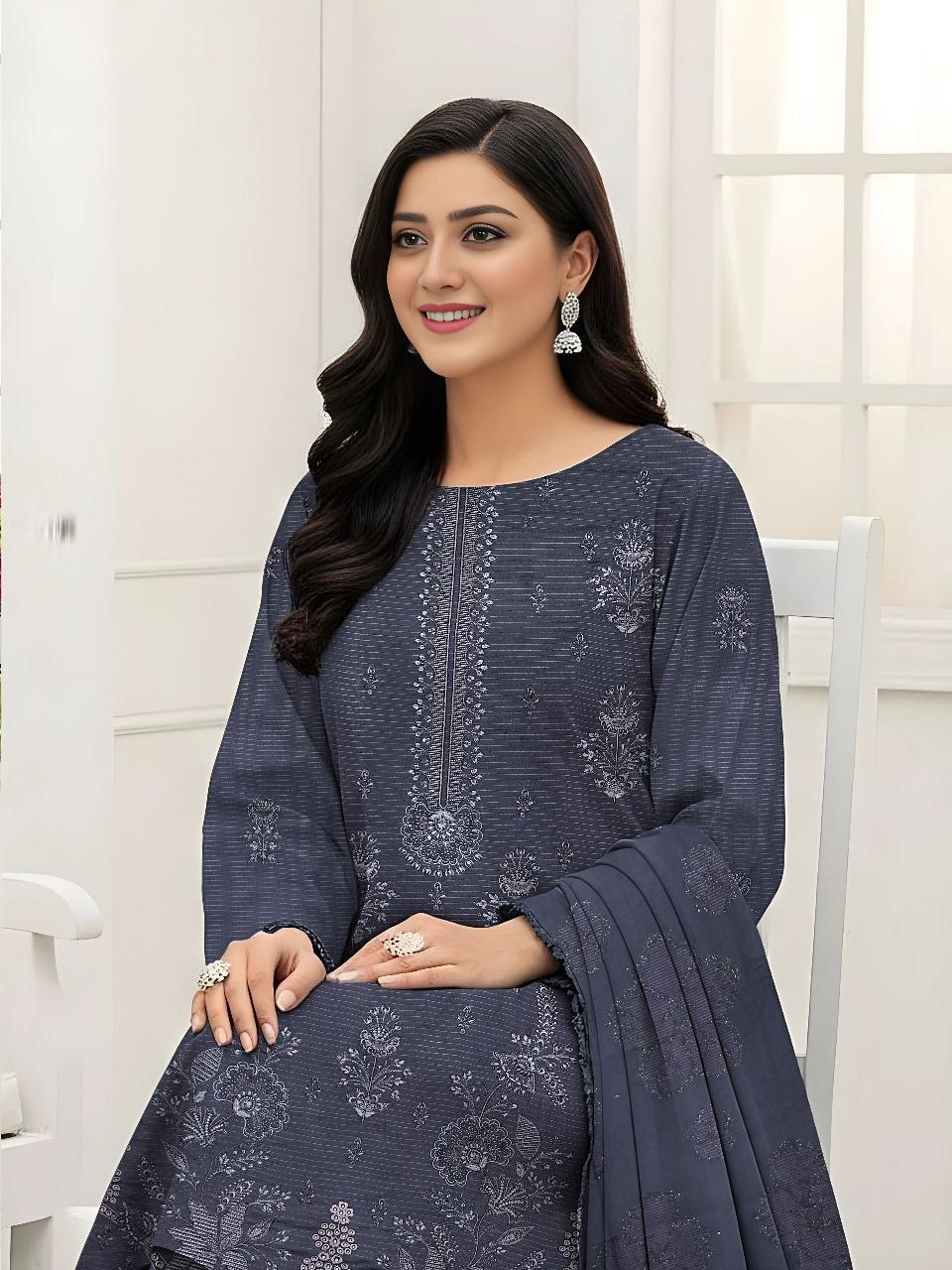 3 Pcs Women’s Unstitched Dhanak Embroidered Shirt with Plain Trouser & Jacquard Dupatta – Grey