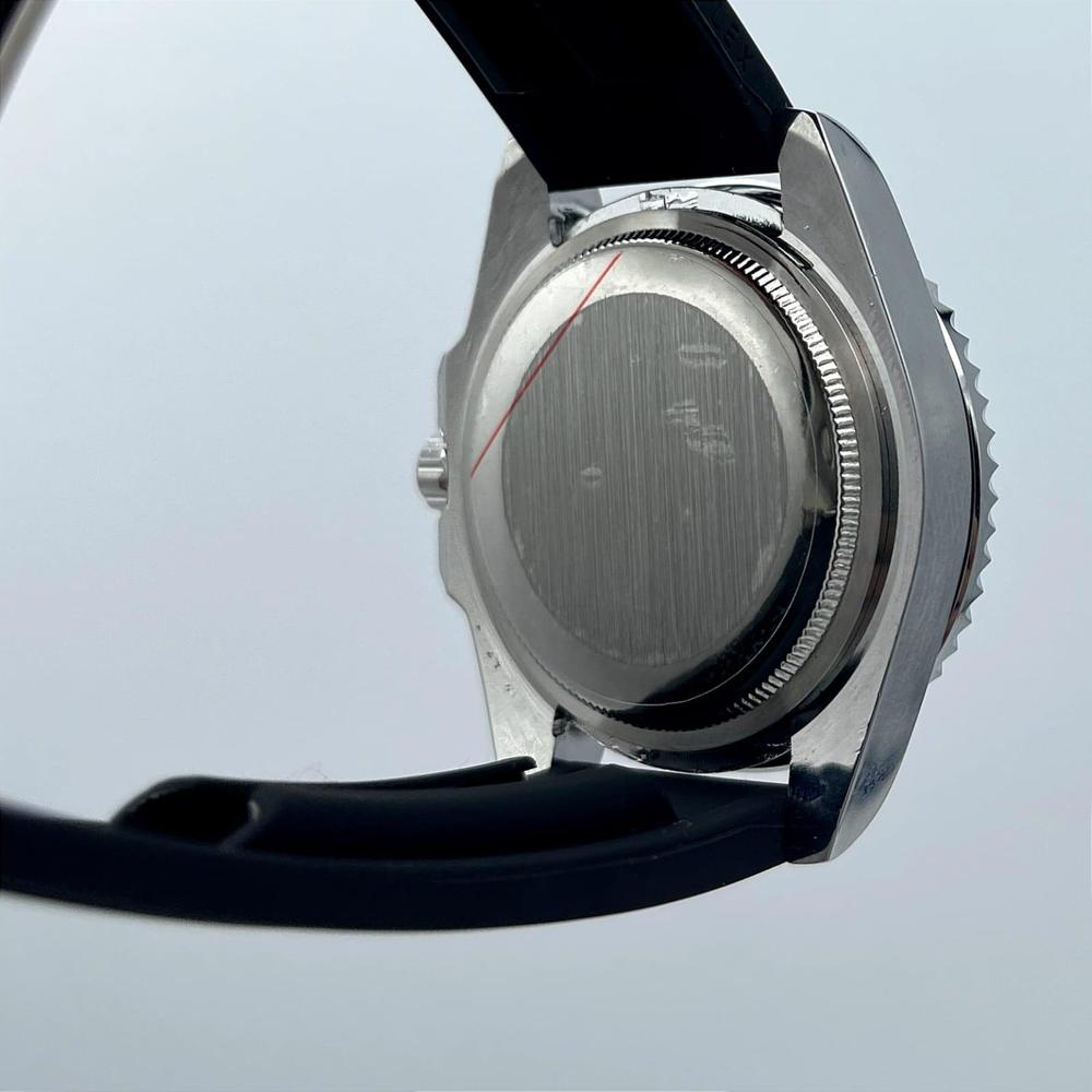 Men’s Quartz Wrist Watch – Round Stainless Steel Case, Water Resistant