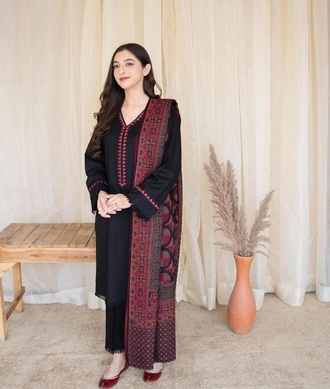 3 Pcs Women’s Unstitched Dhanak Embroidered Suit – Black with Printed Pashmina Dupatta
